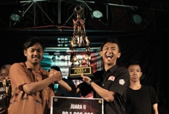 NADA DO USUNG PIALA DARI UNY