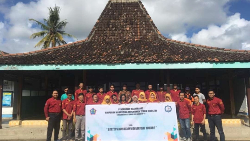 KEGIATAN PENGABDIAN MASYARAKAT DEPARTEMEN TEKNIK INDUSTRI