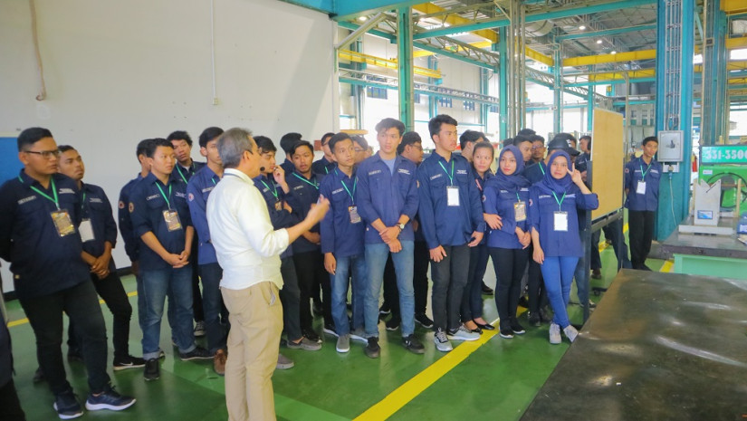 DEPARTEMEN TEKNIK DIRGANTARA STUDY EXCURSIE KE JAKARTA-BANDUNG