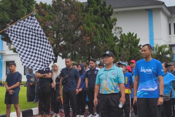 ITD ADISUTJIPTO RAYAKAN DIES NATALIS KE-23 DENGAN JALAN SEHAT PENUH KEBERSAMAAN