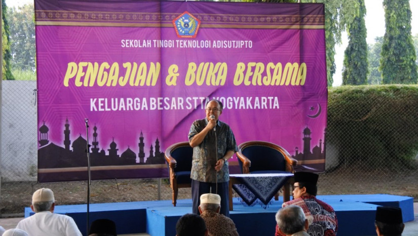 BUKA PUASA BERSAMA KELUARGA BESAR STTA