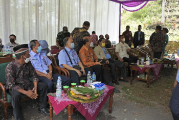 REKTOR ITD ADISUTJIPTO HADIRI PERESMIAN BUKIT ROSO WULAN